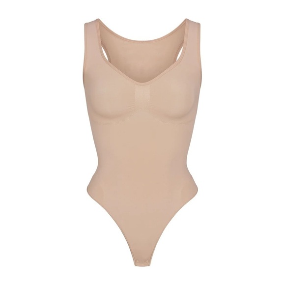 NWOT SKIMS SEAMLESS SCULPT SCOOP NECK THONG BODYSUIT M - Picture 2 of 6